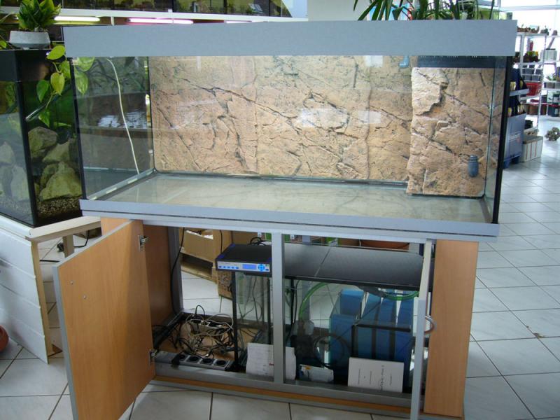 Aquarienbau Brillant-Aquarium.  Rueckwaende_von_BTN/Slim_line_Elemente_BTN/Slimline Einbau von Brillant